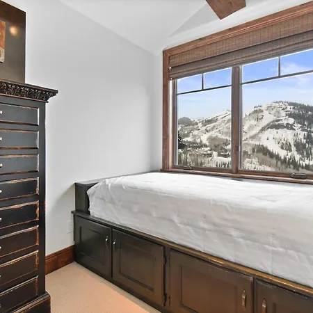 Silver Strike Lodge #705 - 4 Bed + Den